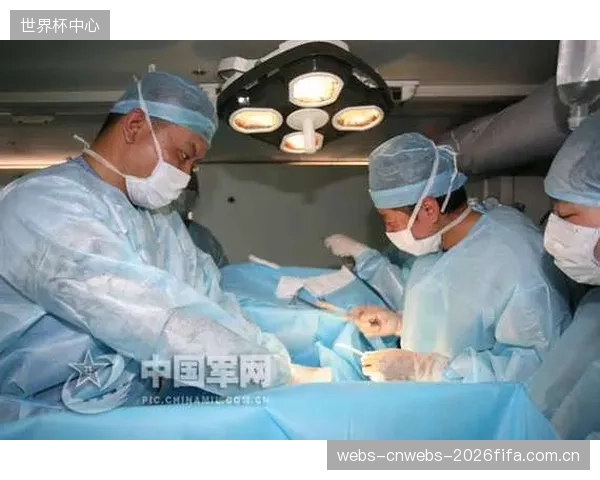 荷兰队医将利用可穿戴设备追踪全队睡眠质量,确保被动恢复效果达到最大化。 荷兰队医将利用可穿戴设备追踪全队睡眠质量,确保被动恢复效果达到最大化。